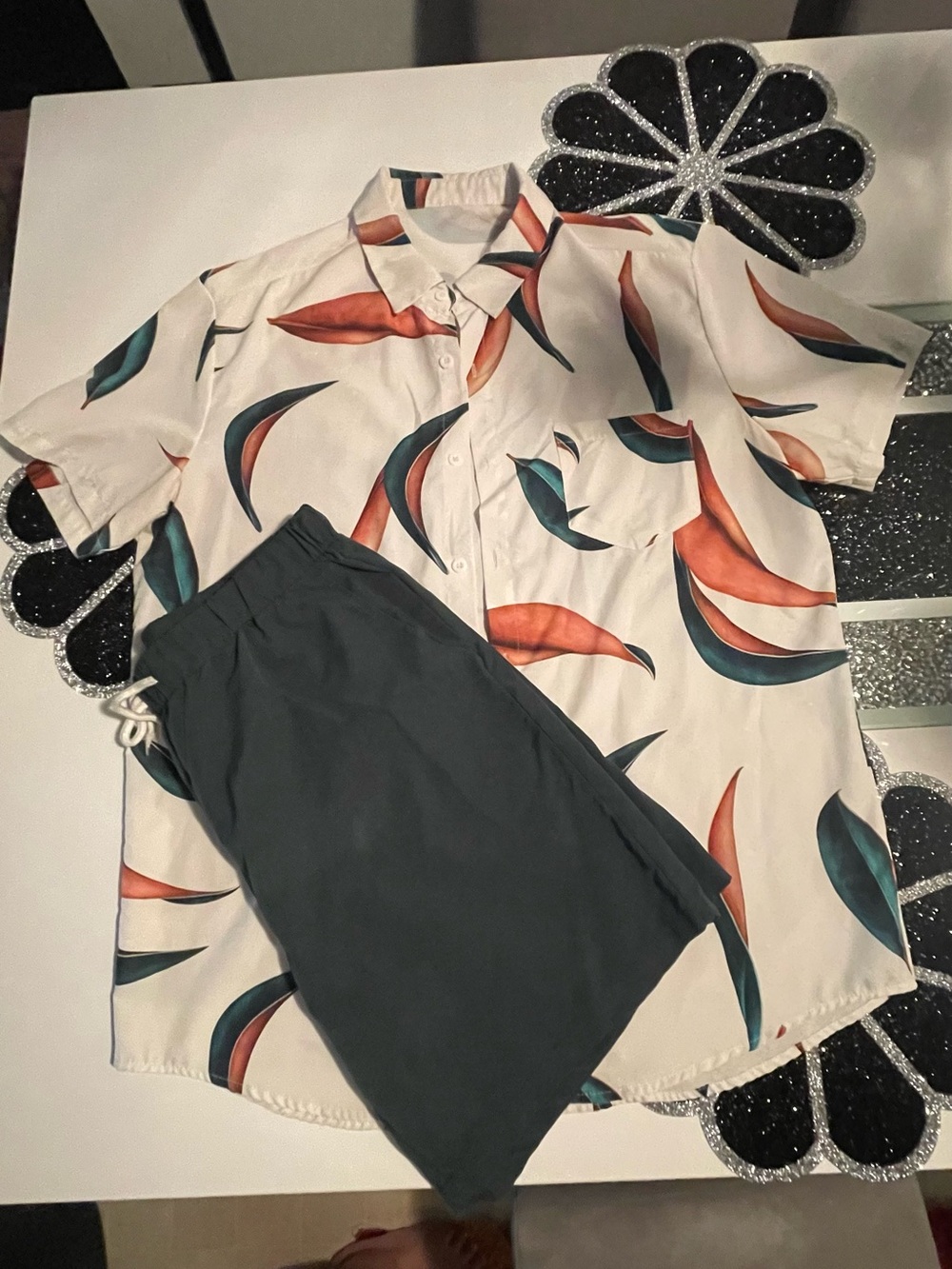 Men’s tropical leaf 2 piece shorts and shirts set XXL XL white gray vacation